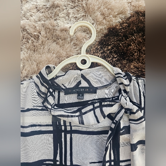 Women shirt Size Small - Picture 3 of 3